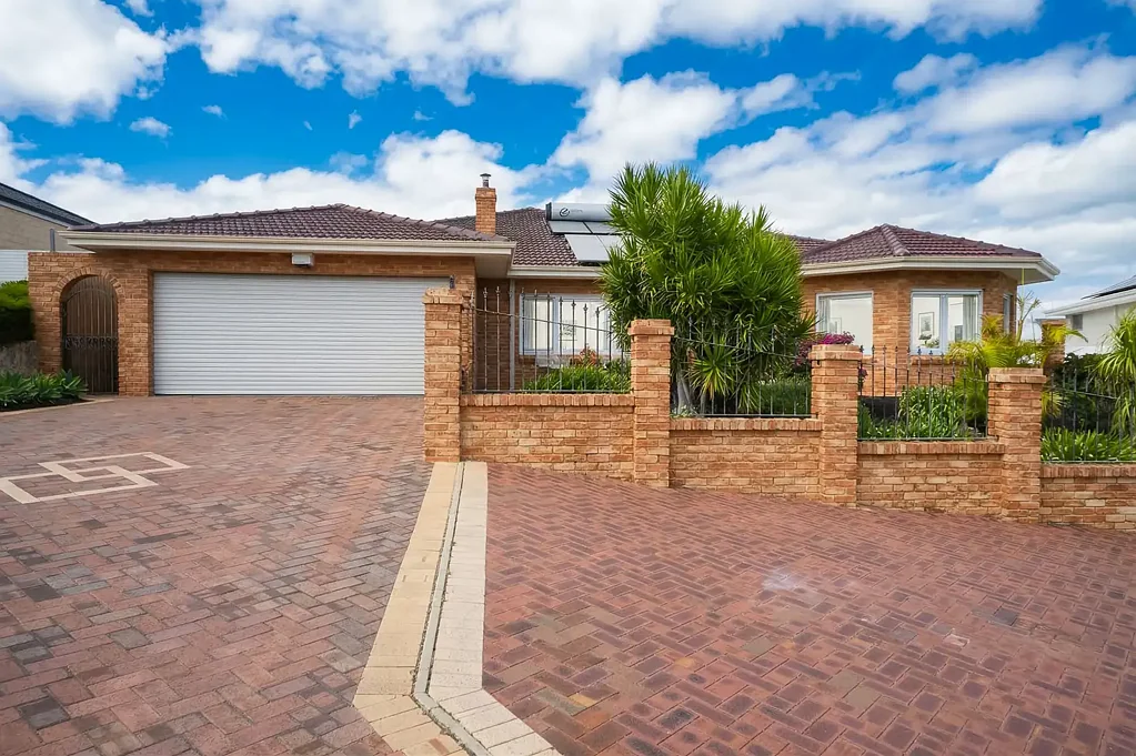 30 Spinnaker Drive, Ocean Reef, WA 6027
