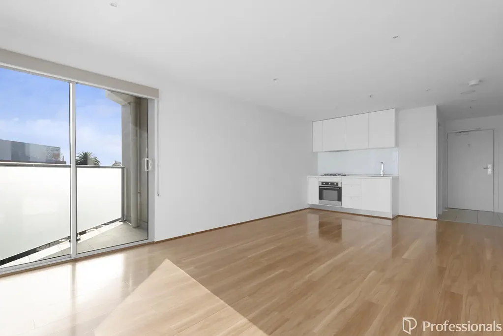 Carnegie 2 Bedroom Affordable price! Urban Living Meets Comfort in the Heart of Carnegie
