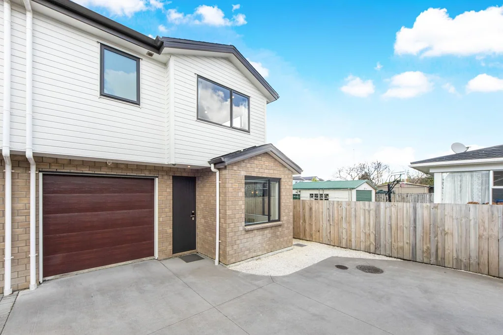 Botany Downs 4chambre Modern Comfort Meets Convenience in Botany Downs