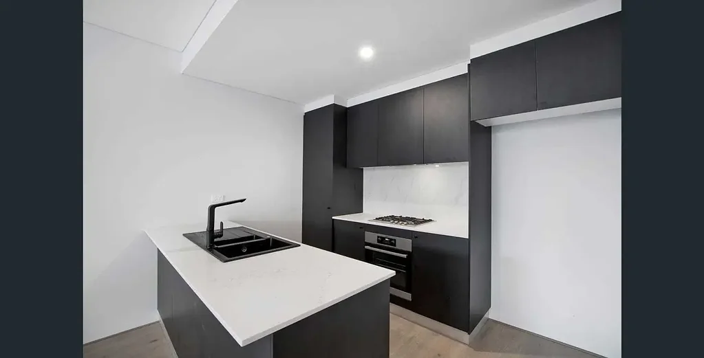 MODERN TWO-BEDROOM, TWO-BATHROOM APARTMENT