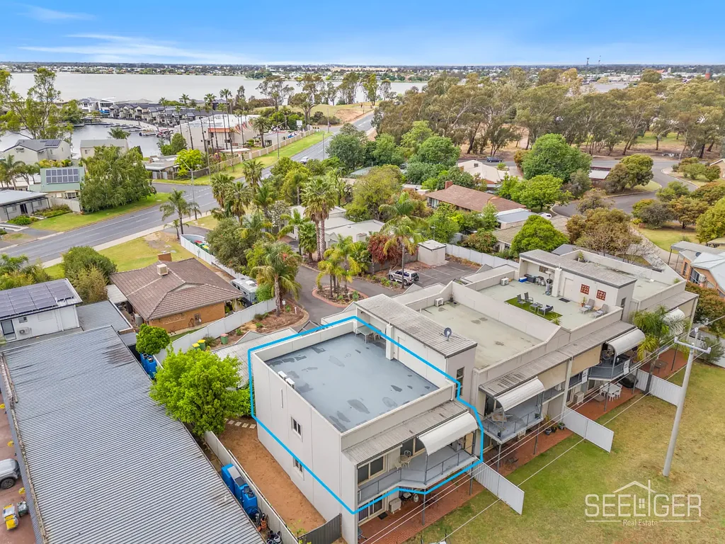 Mulwala 2房  Modern Two-Bedroom Unit with Golf Course Views and Private Rooftop