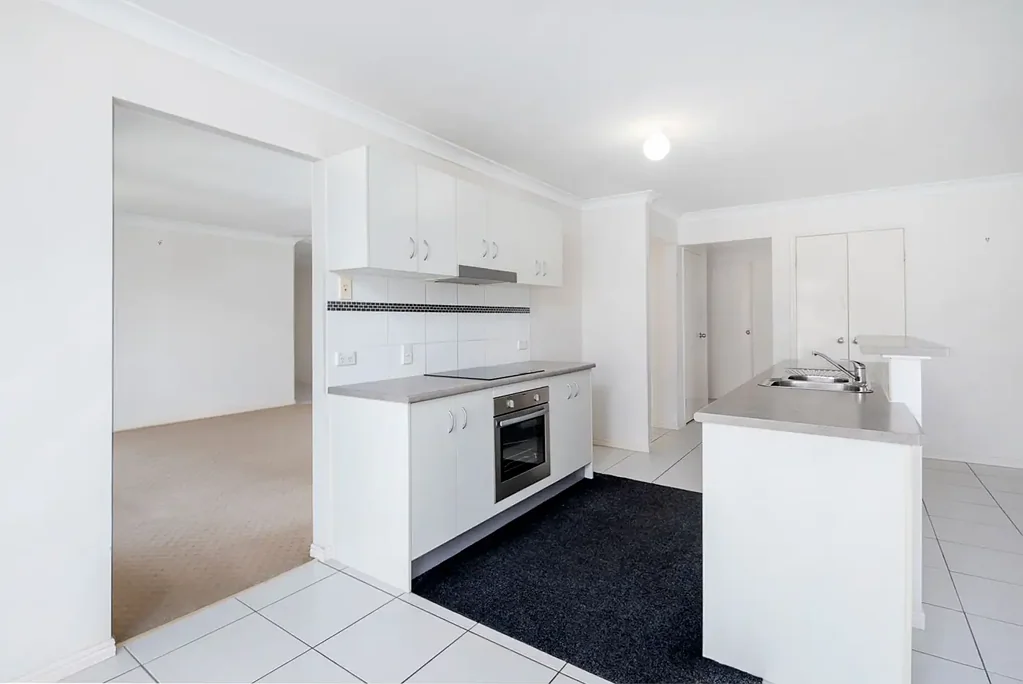 Comfortable Home - Two Living Areas