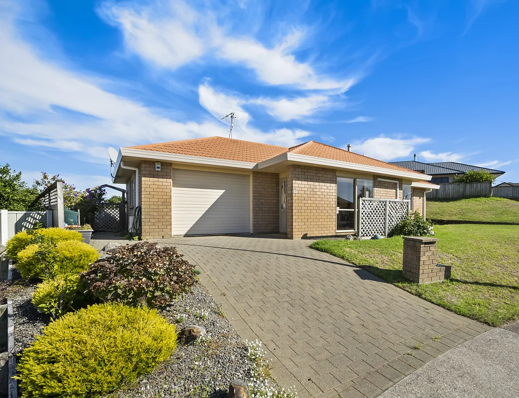27 Crown Hill, Paraparaumu, Kapiti Coast, Wellington