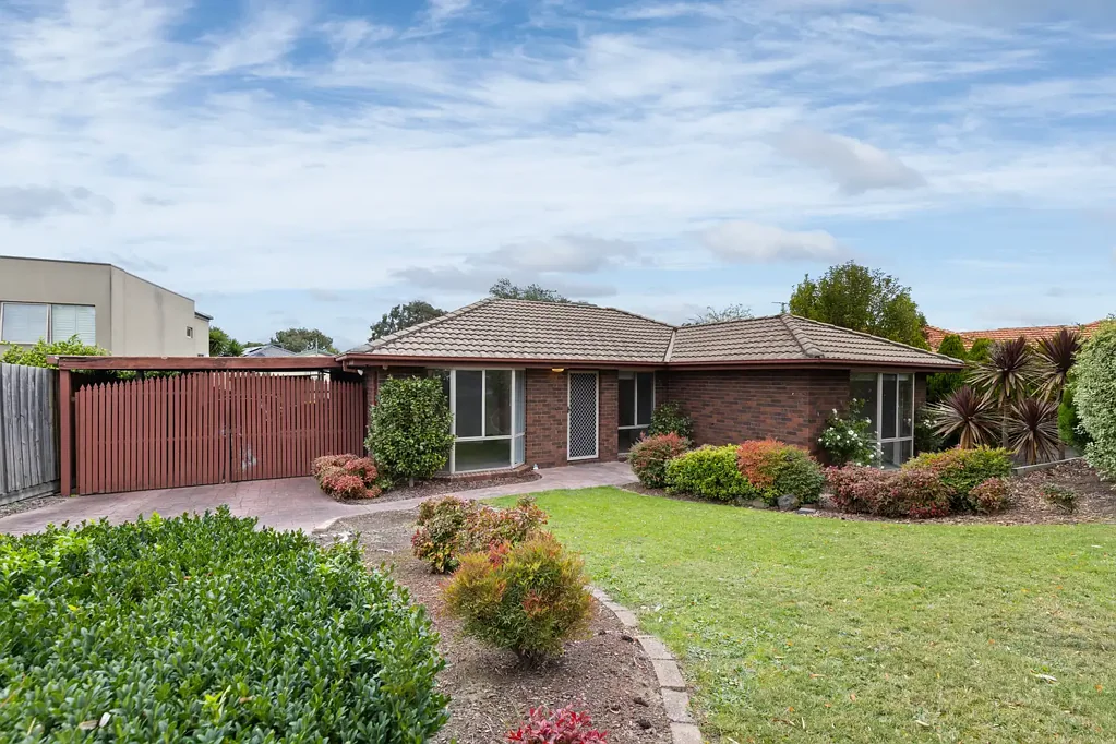 South Morang 4 Bedroom Space, Flexibility and a Rare Self-Contained Retreat on 636m²