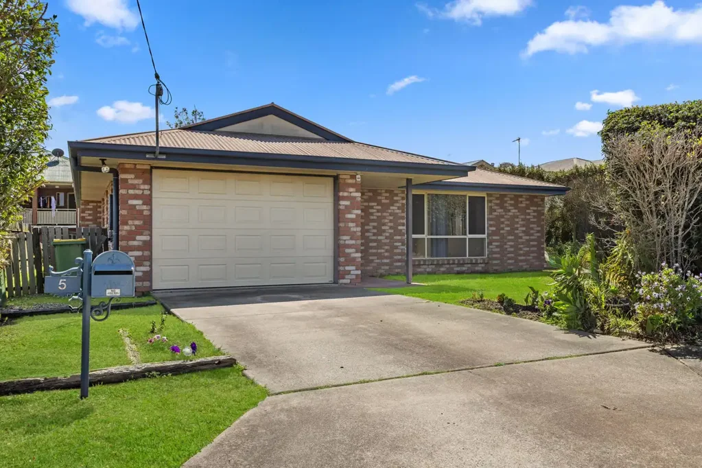 Kearneys Spring 3બેડરૂમ Low-Maintenance Comfort in the Heart of Kearneys Spring OPEN HOME -SAT 20/9 11-11.30am
