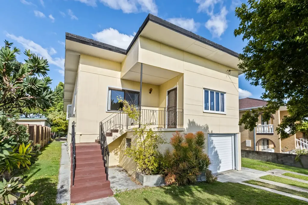 Conveniently Located 2 Bedroom Unit