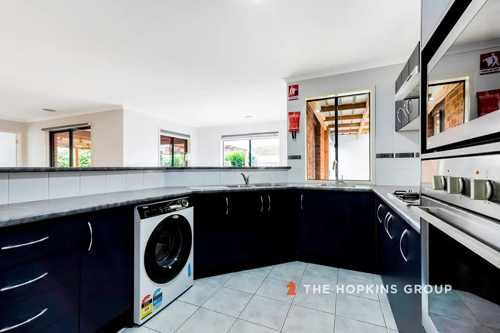 *Move in this month and receive 2 WEEKS RENT FREE * – All Utilities included & Free Internet!**