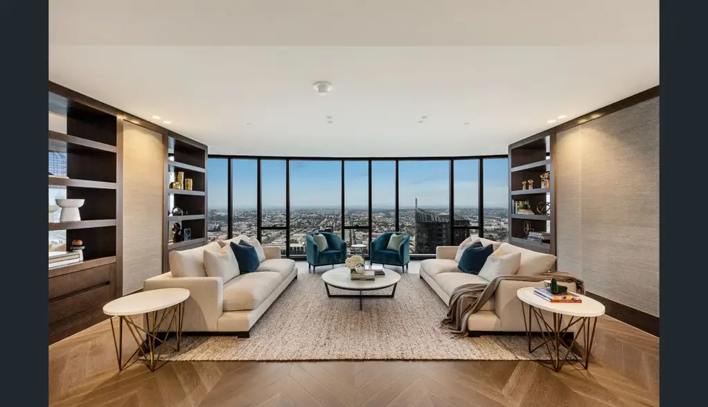 South Yarra 4房 墨尔本首个六星级住宅楼Capitol Grand，城市天际线和山脉全景，四卧室奢华设计，Gaggenau厨房，无边际游泳池，健身房、私人电梯，生活尽在掌握。 36th Floor Sanctuary with Breathtaking City-to-Bay Panoramas