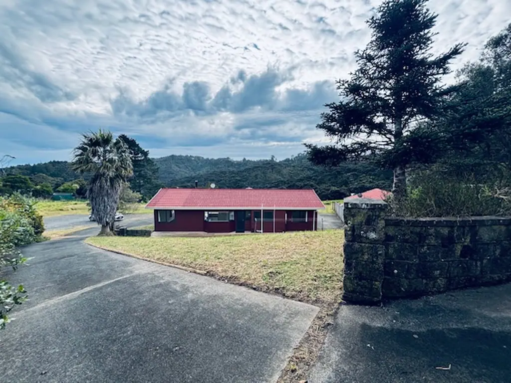 Tranquil 3-bedroom home with mountain views.