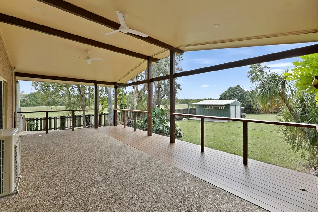 North Mackay 5 Slaapkamer Exceptional Family Home on 2147m2 with Shed, Side Access & Endless Family Space