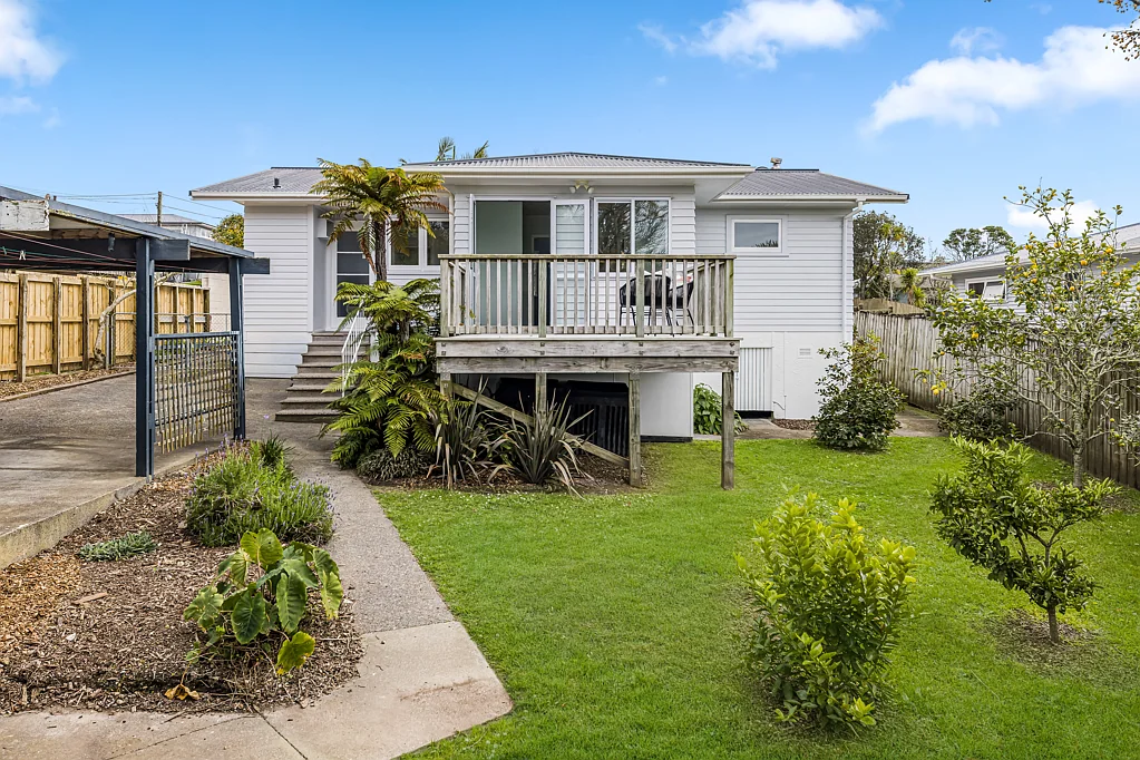 5 Japonica Drive, Beach Haven, North Shore City, Auckland