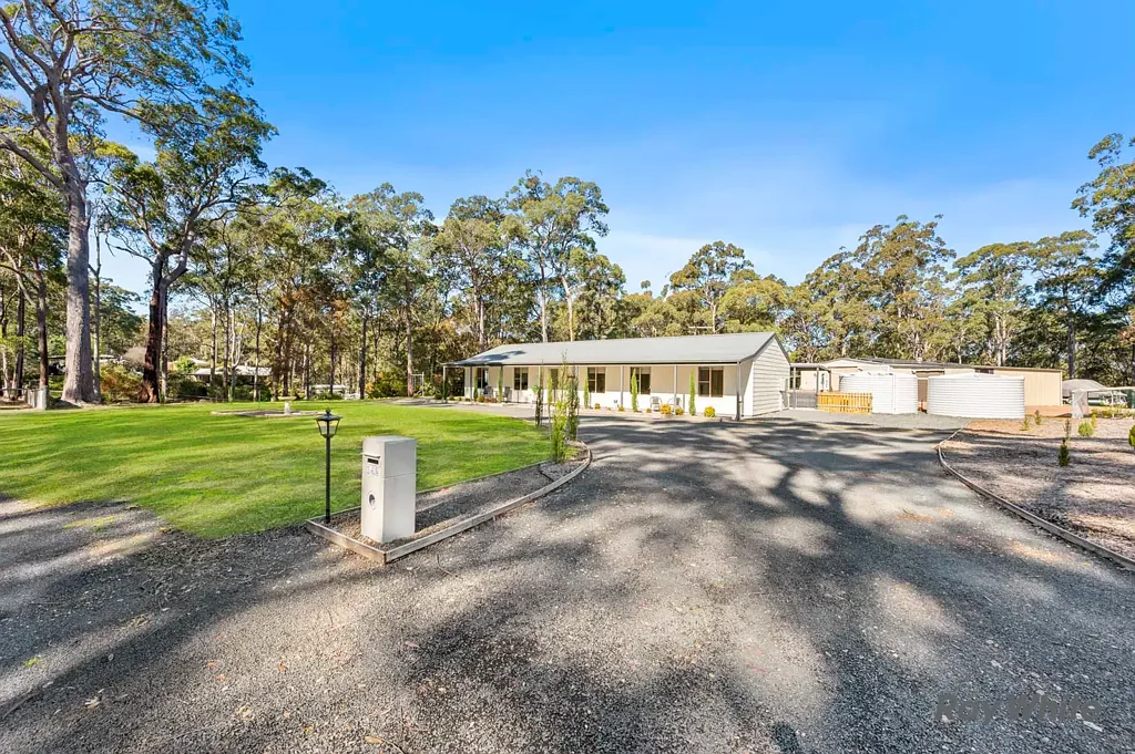Long Beach 4ਬੈੱਡਰੂਮ Stylish Acreage Living Just Minutes from the Beach