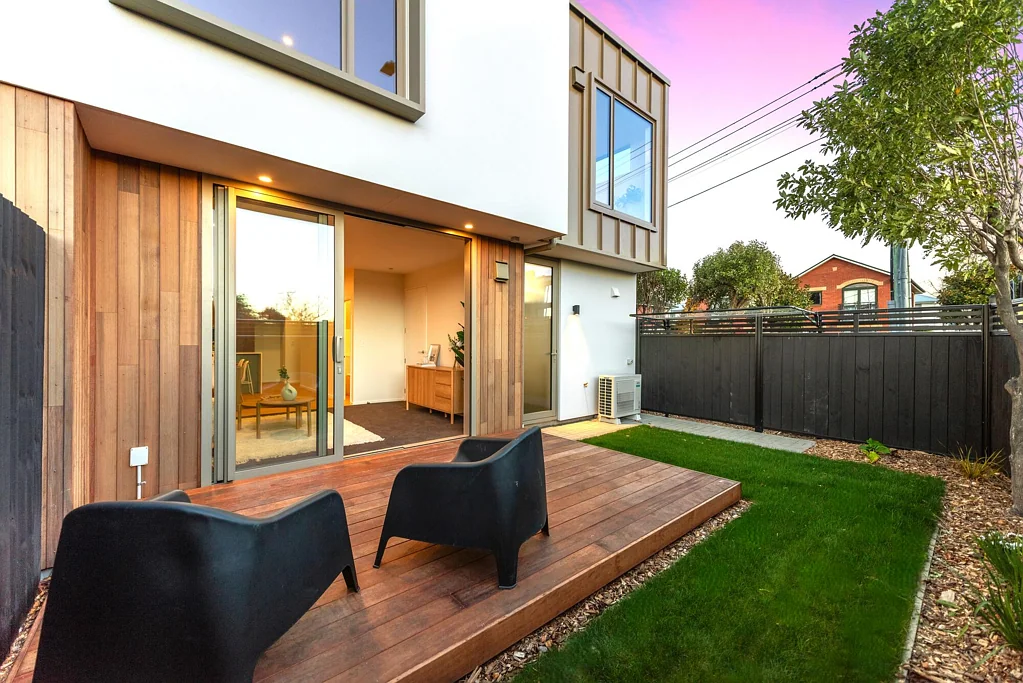 Saint Albans 3房  EXCEPTIONAL BUYING ON THE EDGE OF EVERYTHING