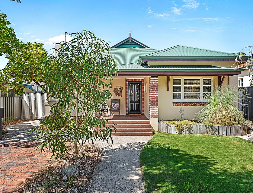 12 Paramatta Road, Doubleview, WA 6018, 4房, 2浴, House