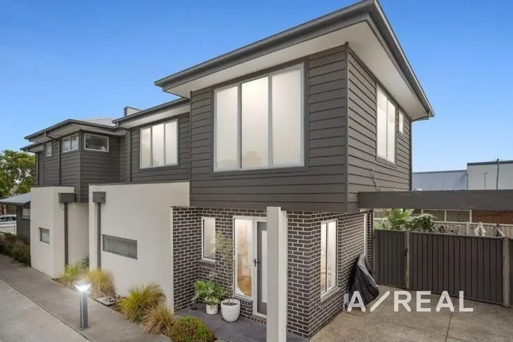 Stylish Two-Bedroom Townhouse in a Convenient West Footscray Location