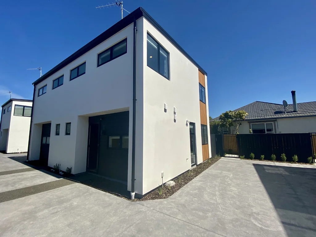 Charming 2 Bedroom, 2 Bathroom Townhouse