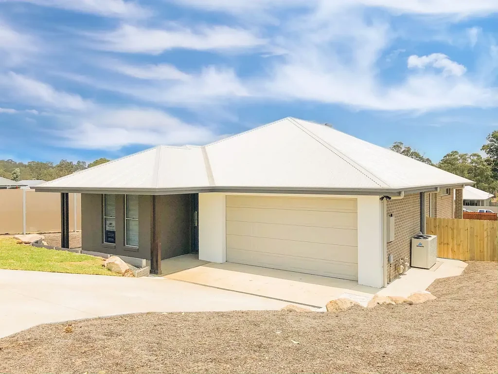Beautiful 4 Bedroom Home in North Rothbury!