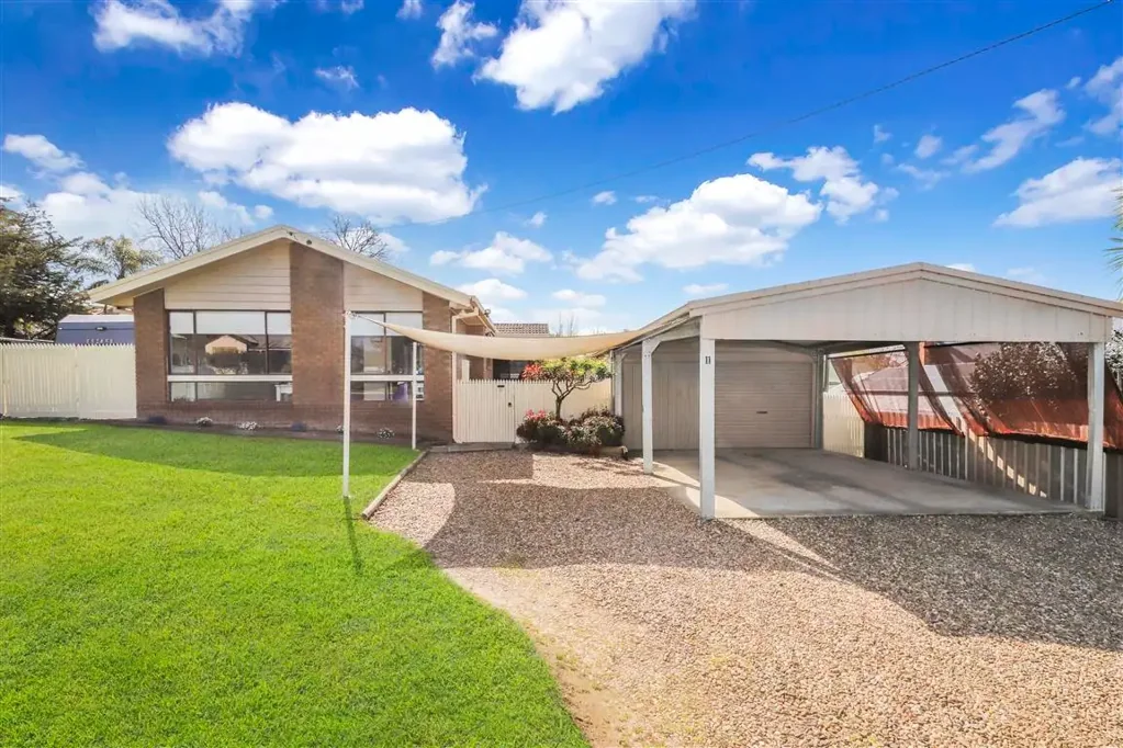 11 Clarke Street, Tumut, NSW 2720