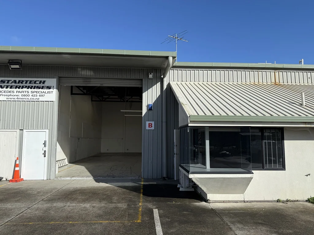 Wiri Industrial Unit with Container Access