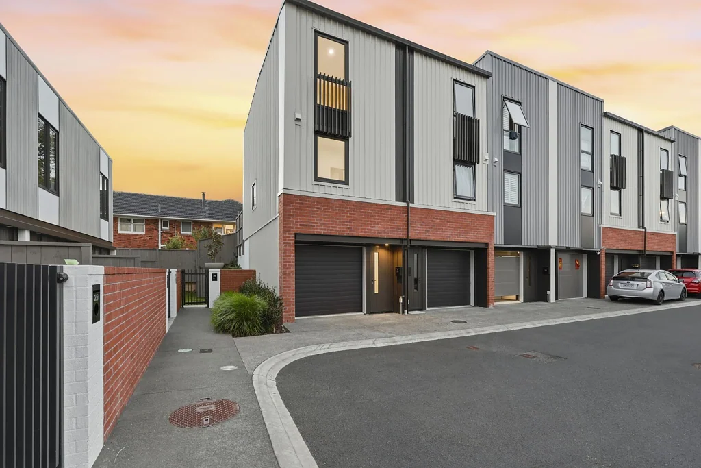Mount Albert 2Zimmer Opportunity Knocks, Submit Offers!