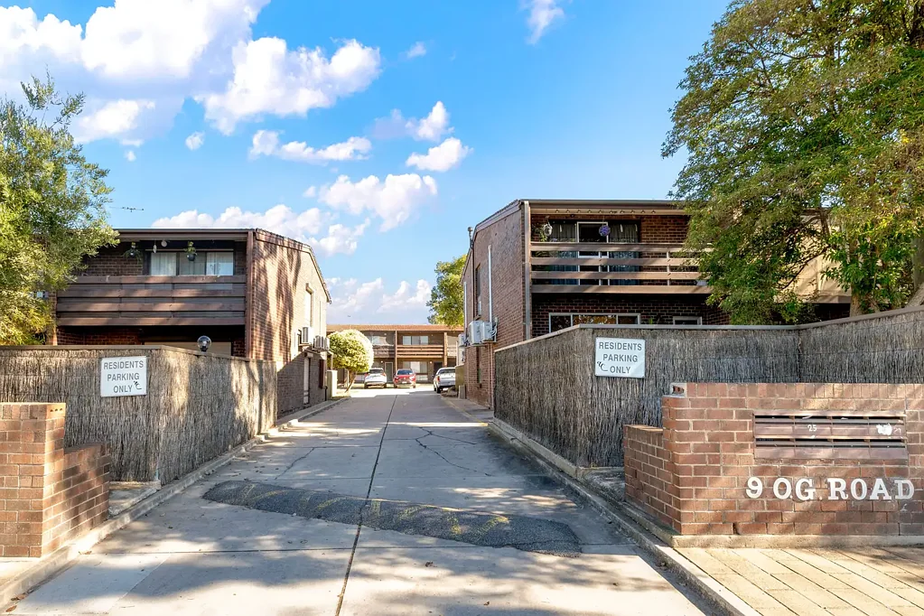Klemzig 2ਬੈੱਡਰੂਮ Light & Bright Townhouse, Updated to Sweet Modern Standards.