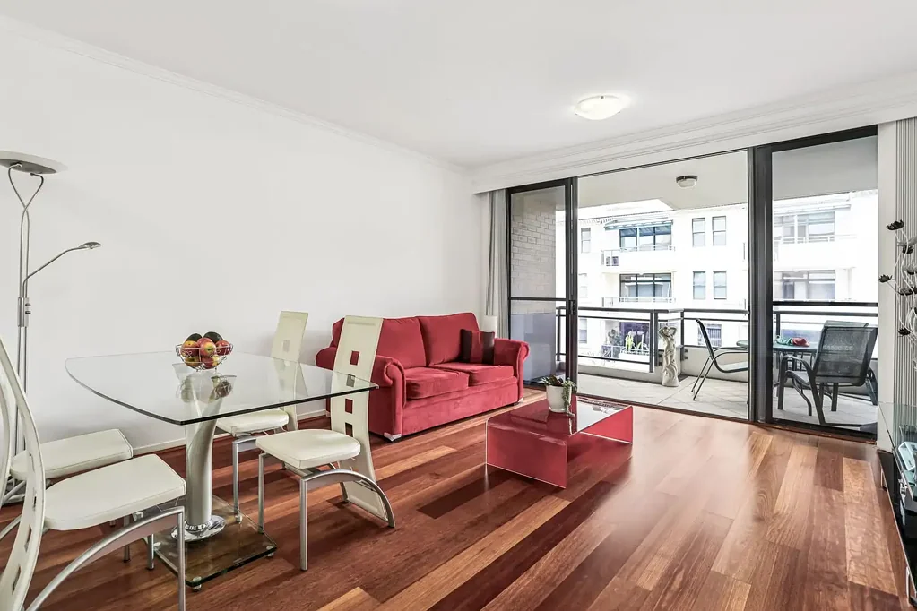 Chiswick 1 Bedroom Stylish elevated apartment with full resort facilities