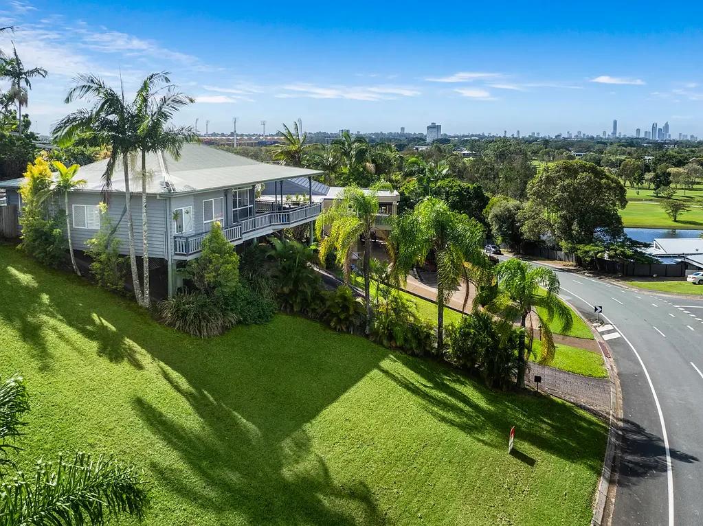 84 Plateau Crescent, Carrara, QLD 4211