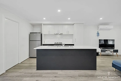 17 Alderley Crescent, Deanside, VIC 3336, 3 slaapkamers, 2 badkamers, Townhouse