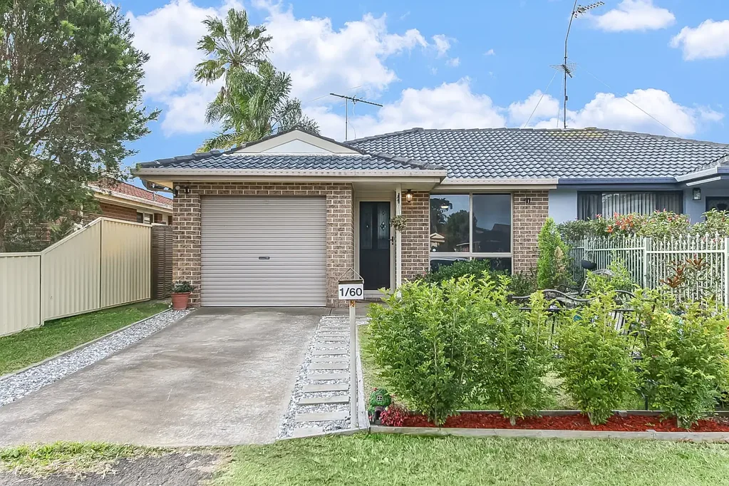 1/60 Francisco  Crescent, Rosemeadow, NSW 2560