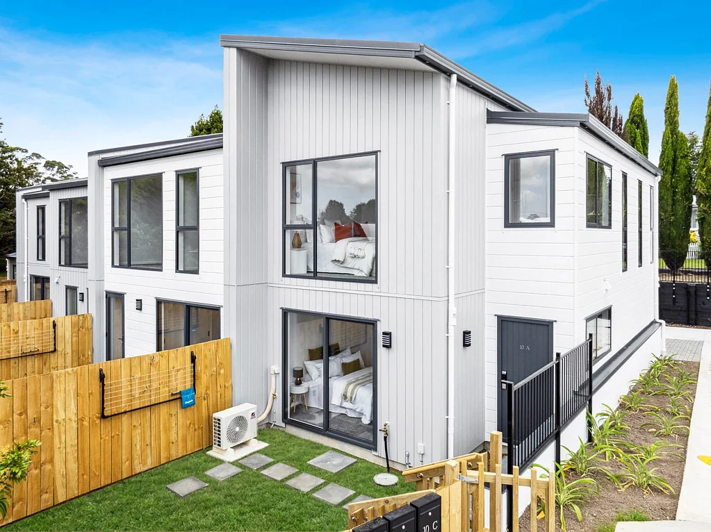 Henderson 3ห้องนอน CCC & Title Ready - Vendor Motivated