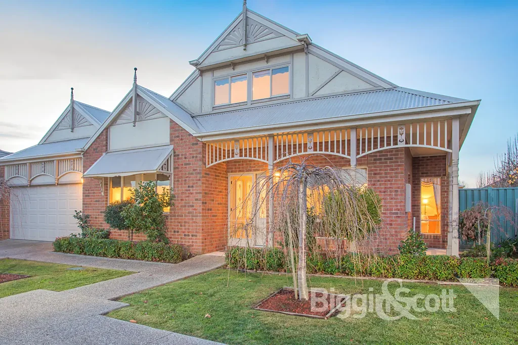 Lake Gardens 4ห้องนอน Beautifully Designed 2-Storey Finchley Home on Lake Gardens Boulevard