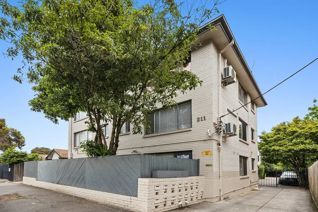 Ripponlea 2Kwarto Sun-Drenched Top-Floor Living in the Heart of Ripponlea