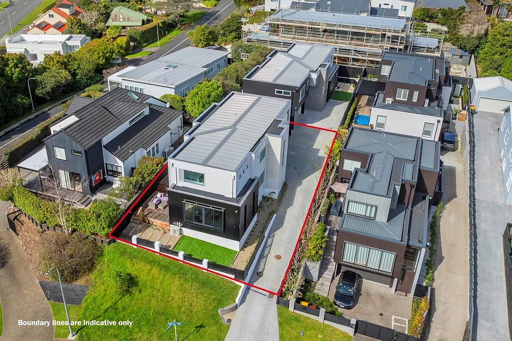 Saint Heliers 5 Slaapkamer Coastal Luxury, Steps from the Beach
