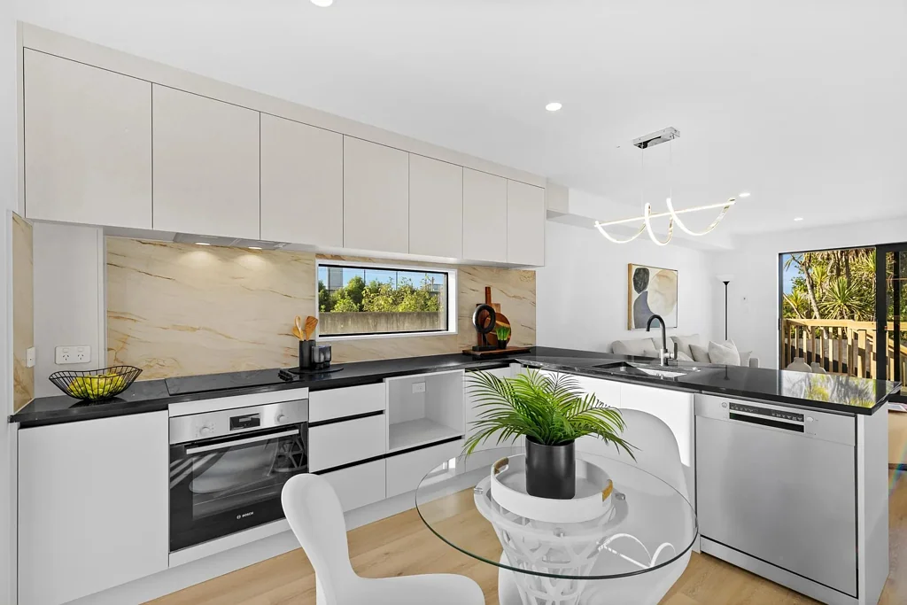 Unsworth Heights 3Habitaciones Award Winning Builder - Move In Now!