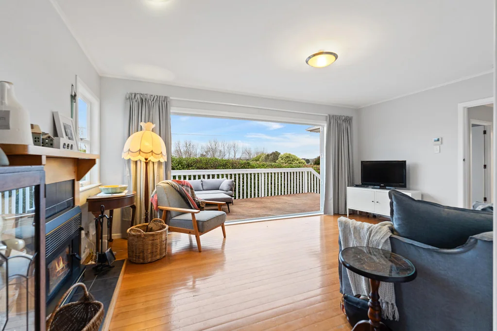 Kumeu 3房  1/4 Acre Classic in Kumeu