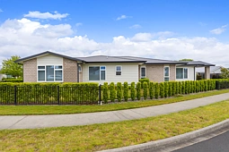 2 Bastille Court, Rangatira Park