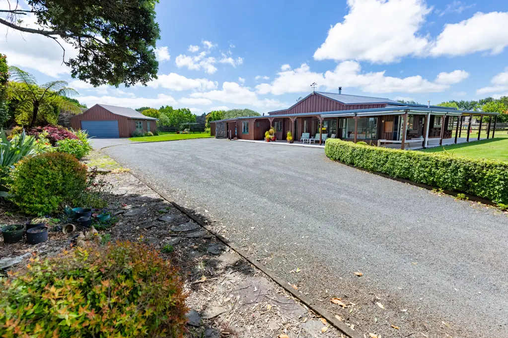 Glenbrook 6房  Versatile Property - 2 Homes, Endless Potential