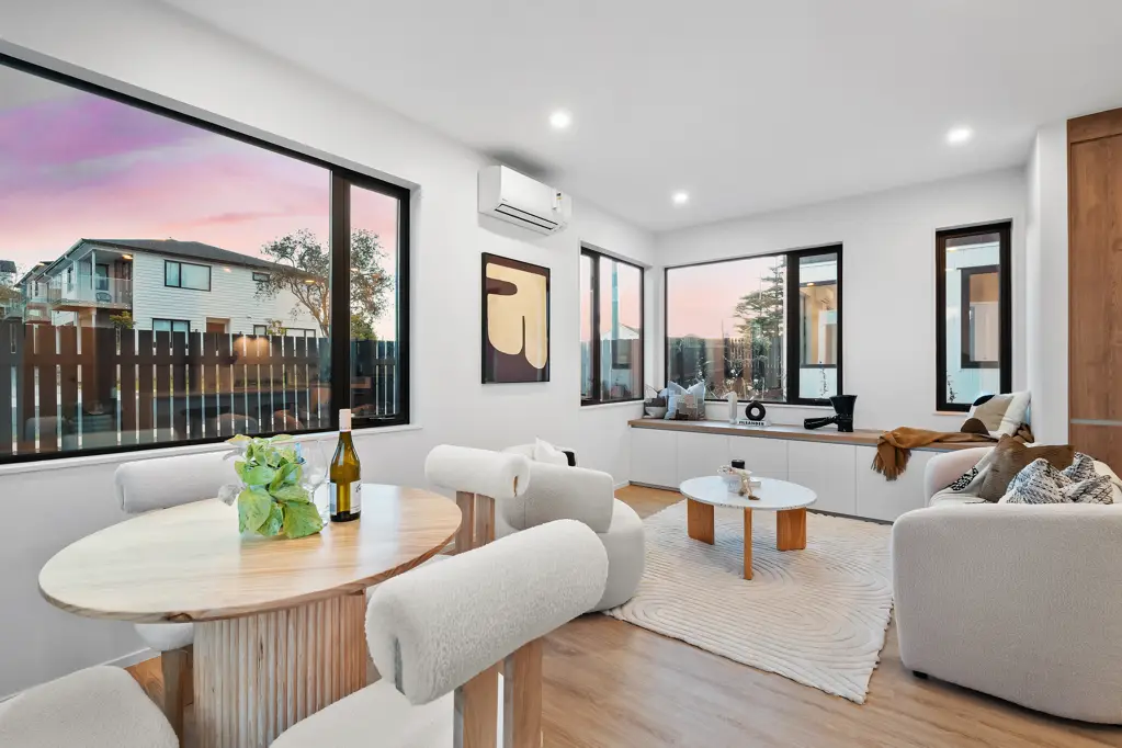 Mairangi Bay 4Moenga Cozy Brand New Home in MairangiBay!