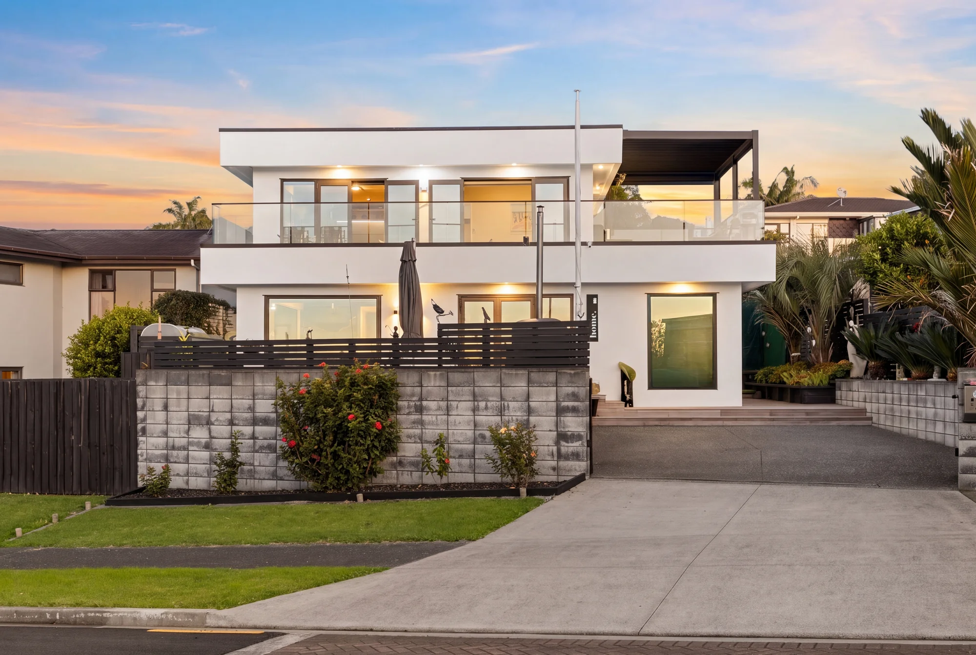 Half Moon Bay 4Moenga Sophisticated Living, Unforgettable Hosting!