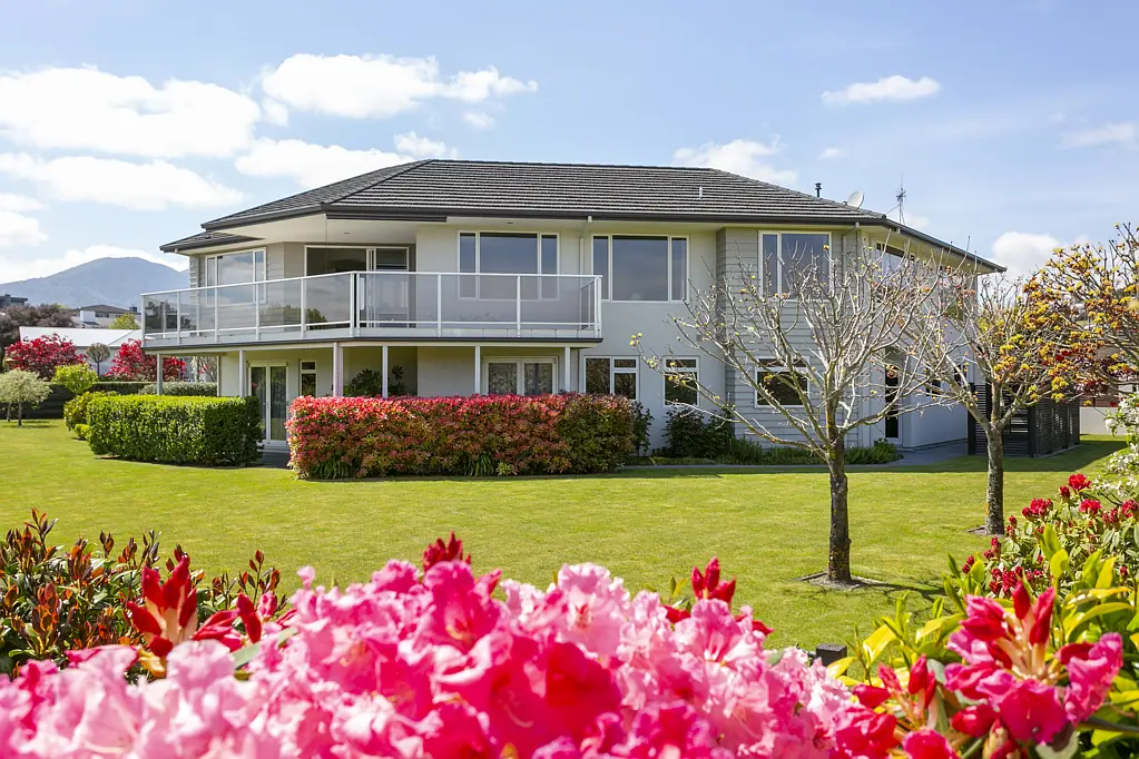 Waipahihi 4房  Serious seller - incredible value under RV