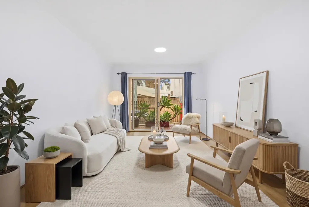 Ground-Floor Courtyard Home with Resort Facilities