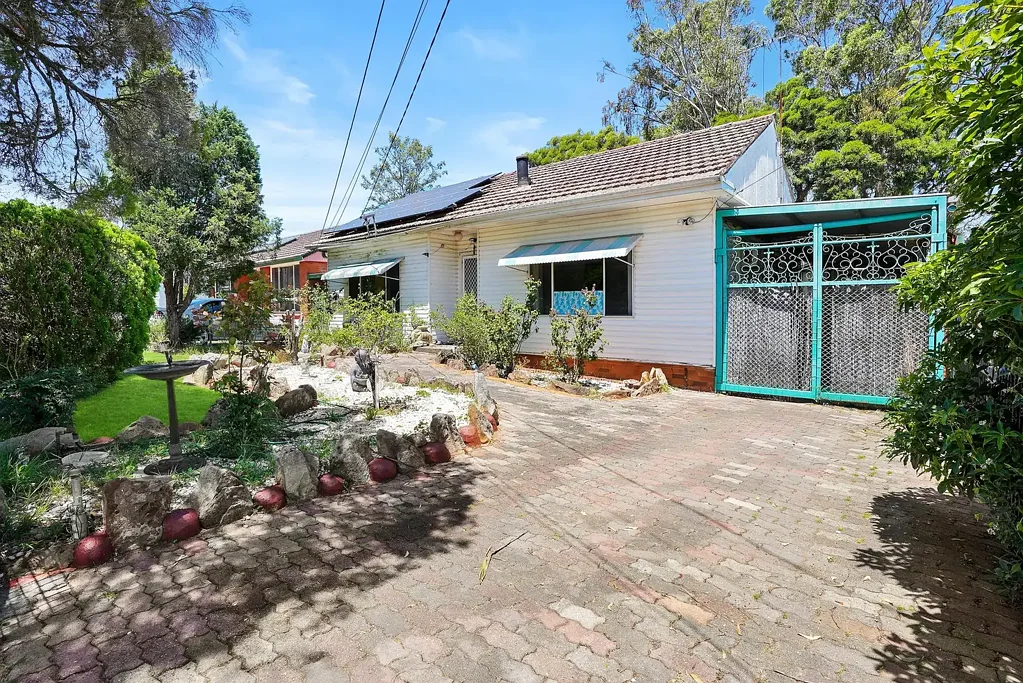 16 WENDOVER STREET, Doonside, NSW 2767
