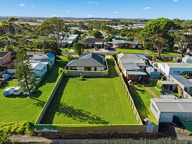 Wonthaggi  Central, Spacious, and Seconds from Everything!