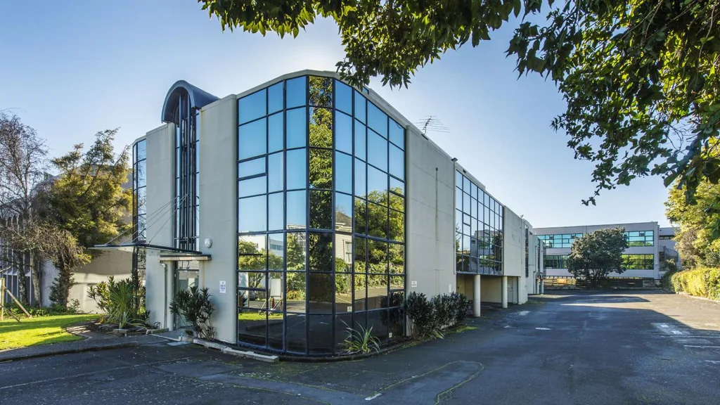 Epsom Dual Access Office Opportunity