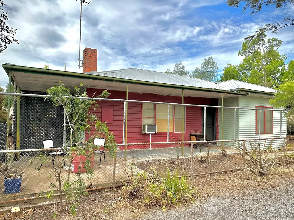 Eldorado 2房  House on large block