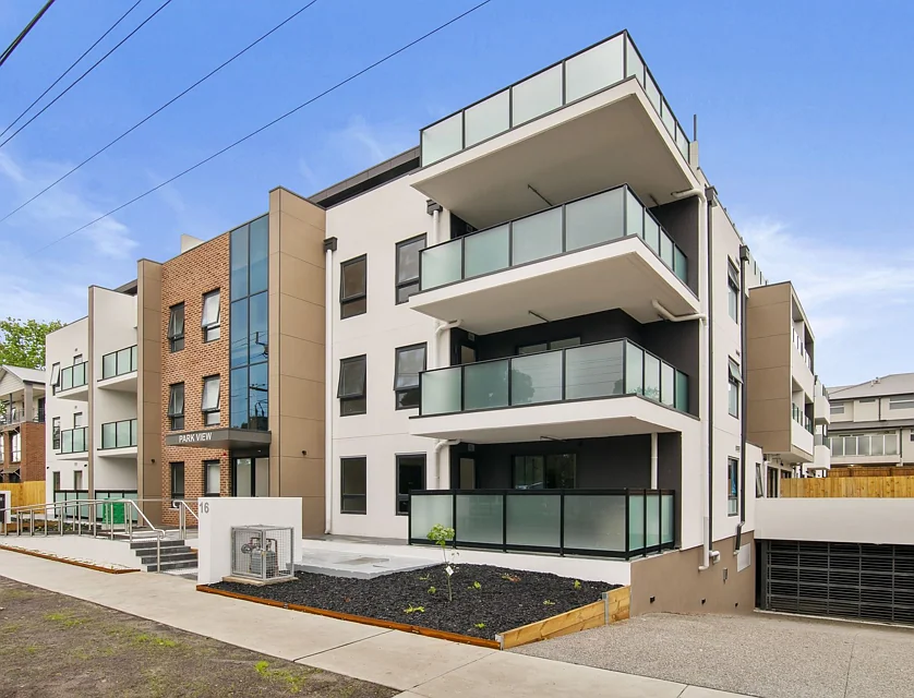 205/14-16 Springfield Avenue, Croydon, East Melbourne, 2 침실, 2 욕실, Apartment