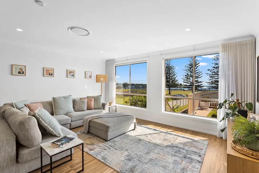 Lake Illawarra 3Kwarto Effortless Lakeside Living in a Designer Townhouse
