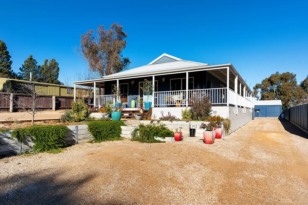 Castlemaine 5 Bedroom Spacious Family Entertainer