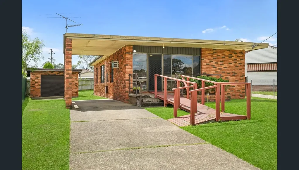 Spacious 4 Bedroom Home in Convenient Whalan Location