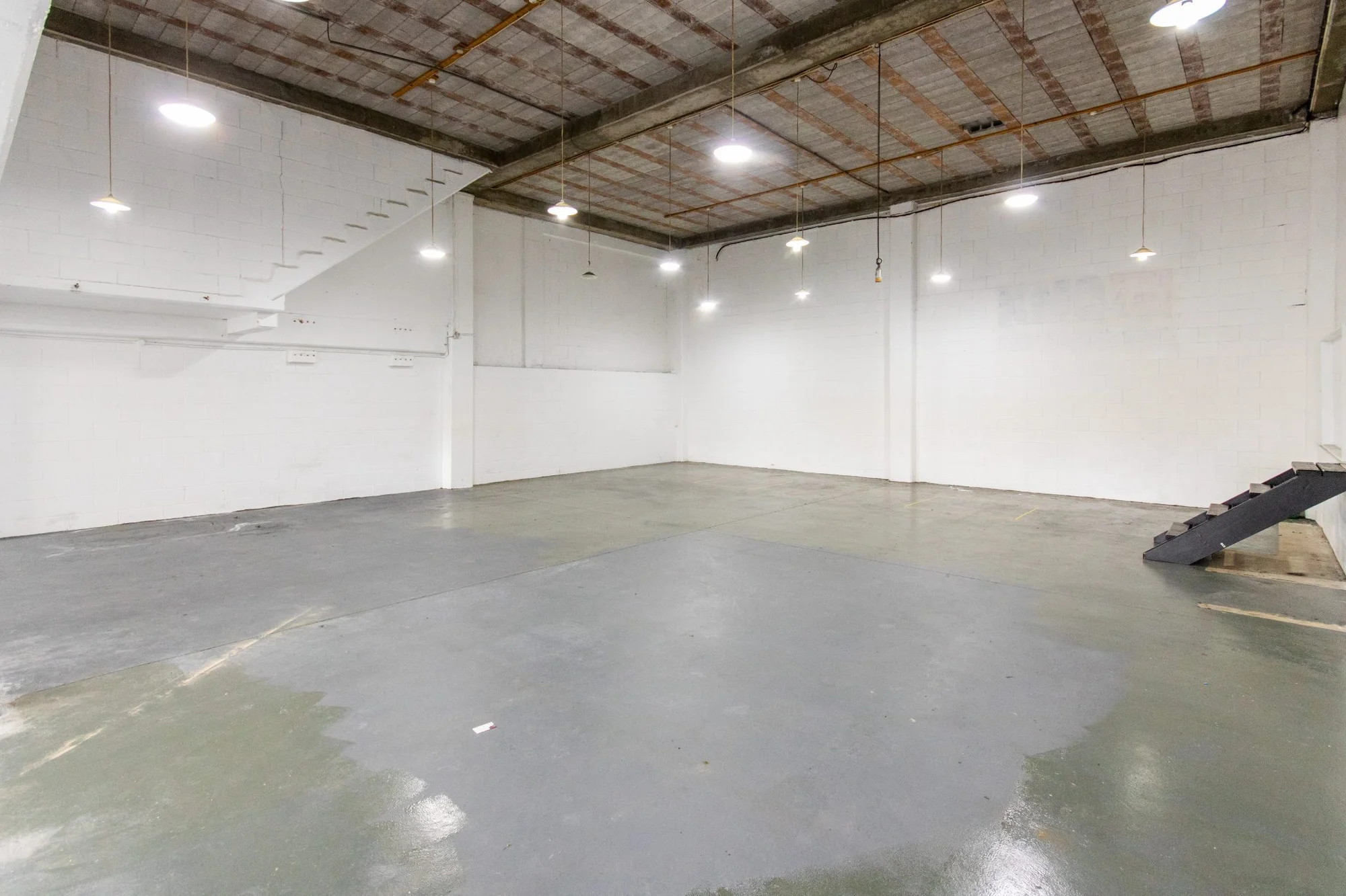 Birkenhead  Affordable Birkenhead storage unit - 200sqm